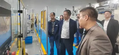 「ポストを拡大するための訪問企業」の間：学校のリーダーは、チームを導き、Changshu Textile Machinery Factory Co.、Ltdに訪問するように導きました